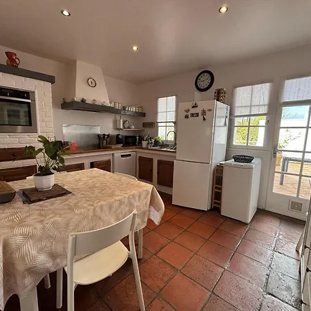Grande Maison Basque Avec Terrasse Et Parking A - Fr-1-239-1113 * Ciboure